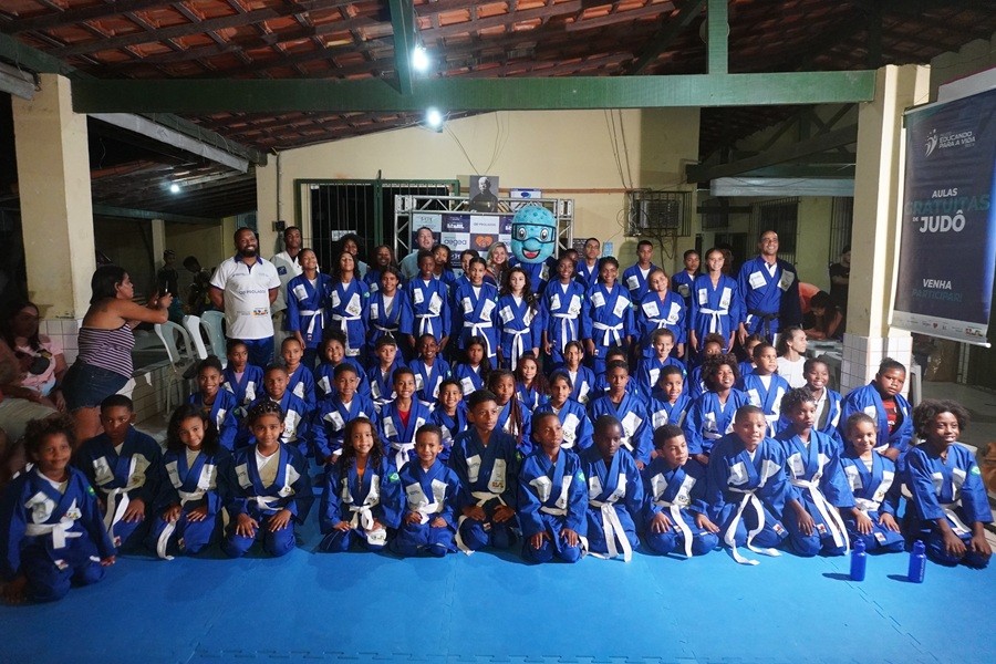 Crianças do Manoel Corrêa, em Cabo Frio, iniciam aulas gratuitas de judô