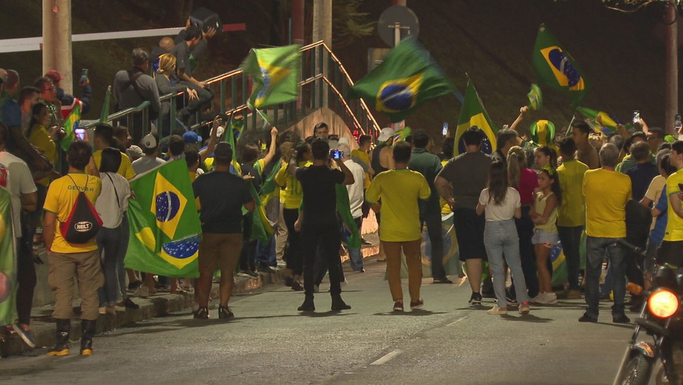 STF congela 43 contas bancárias de empresas e pessoas supostamente  envolvidas com manifestações