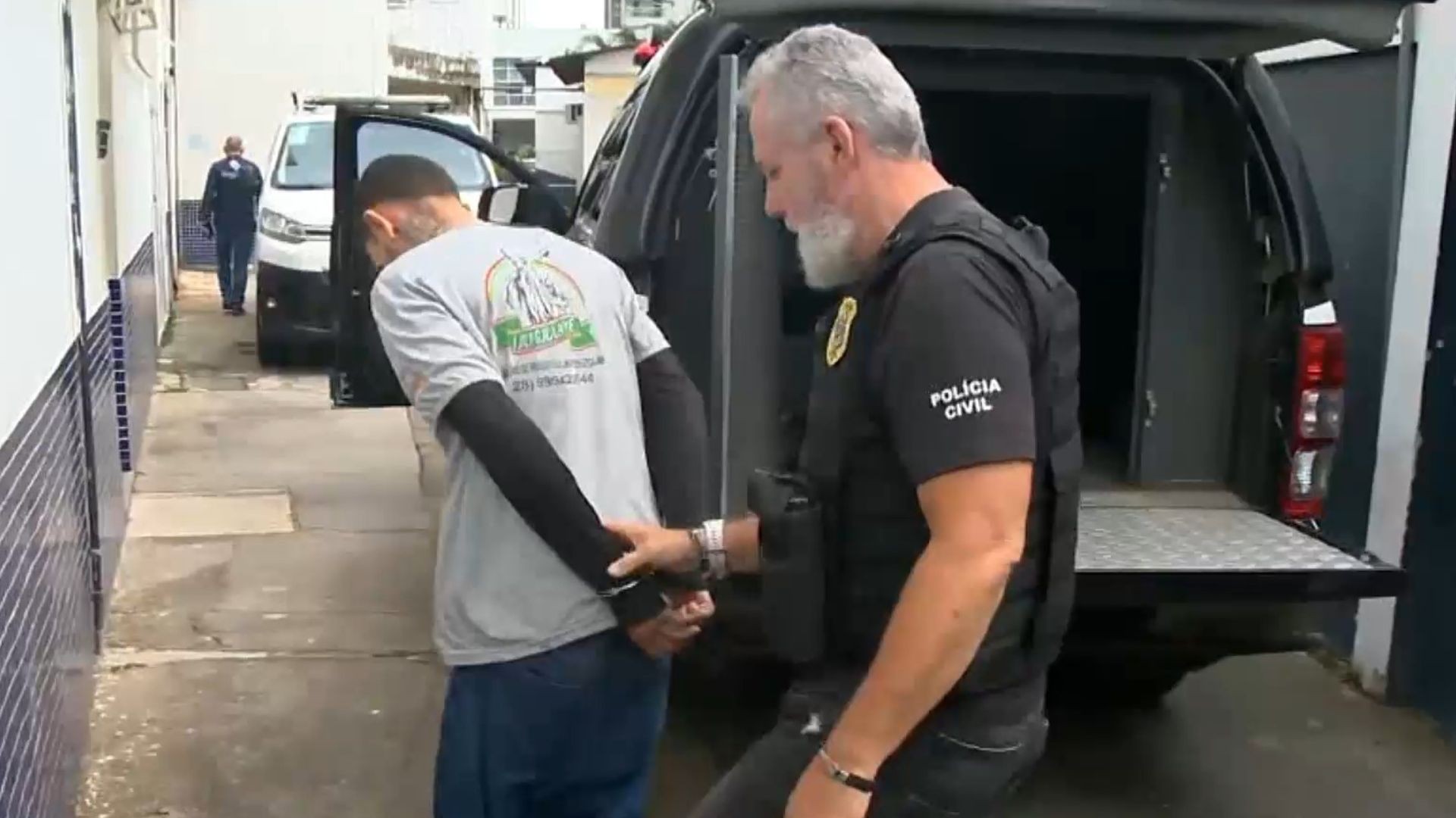 Motociclista que atropelou e matou idoso enquanto empinava moto na Serra é preso