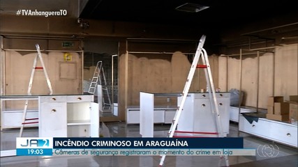 Câmeras de segurança flagram momento de incêndio criminoso em loja em Araguaína