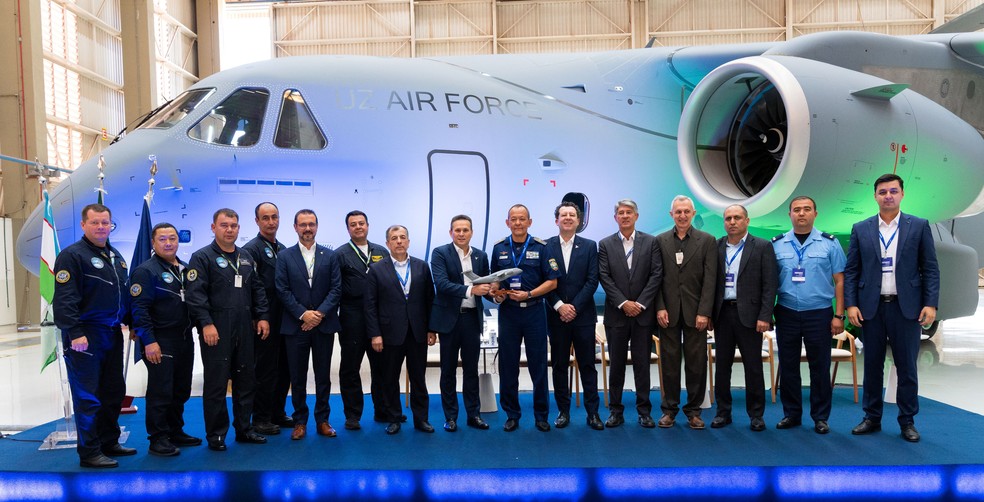 Avião C-390 Millennium é entregue à Força Aérea do Uzbequistão em Gavião Peixoto (SP) — Foto: Embraer/Divulgação