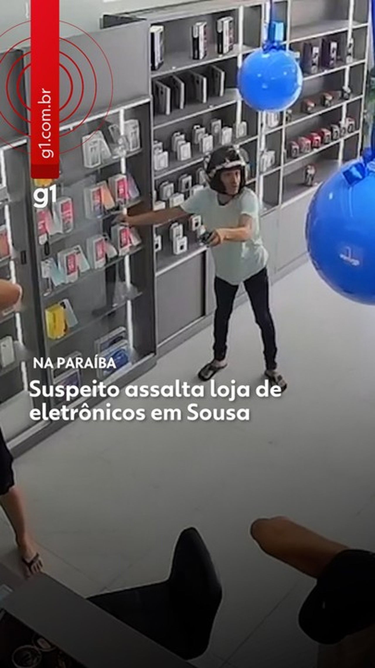 Imagens de câmeras de segurança mostram assalto em loja de eletrônicos no Sertão da Paraíba; VÍDEO
