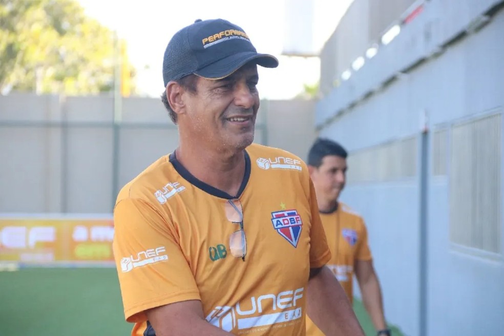Morre ex-técnico de futebol Quintino Barbosa após complicações em cirurgia para retirada de tumor nos rins — Foto: Divulgação/Bahia de Feira