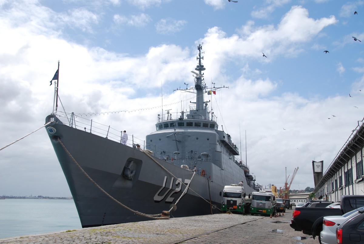 Militar da Marinha morre afogado no rio Sena, na França Mundo G1