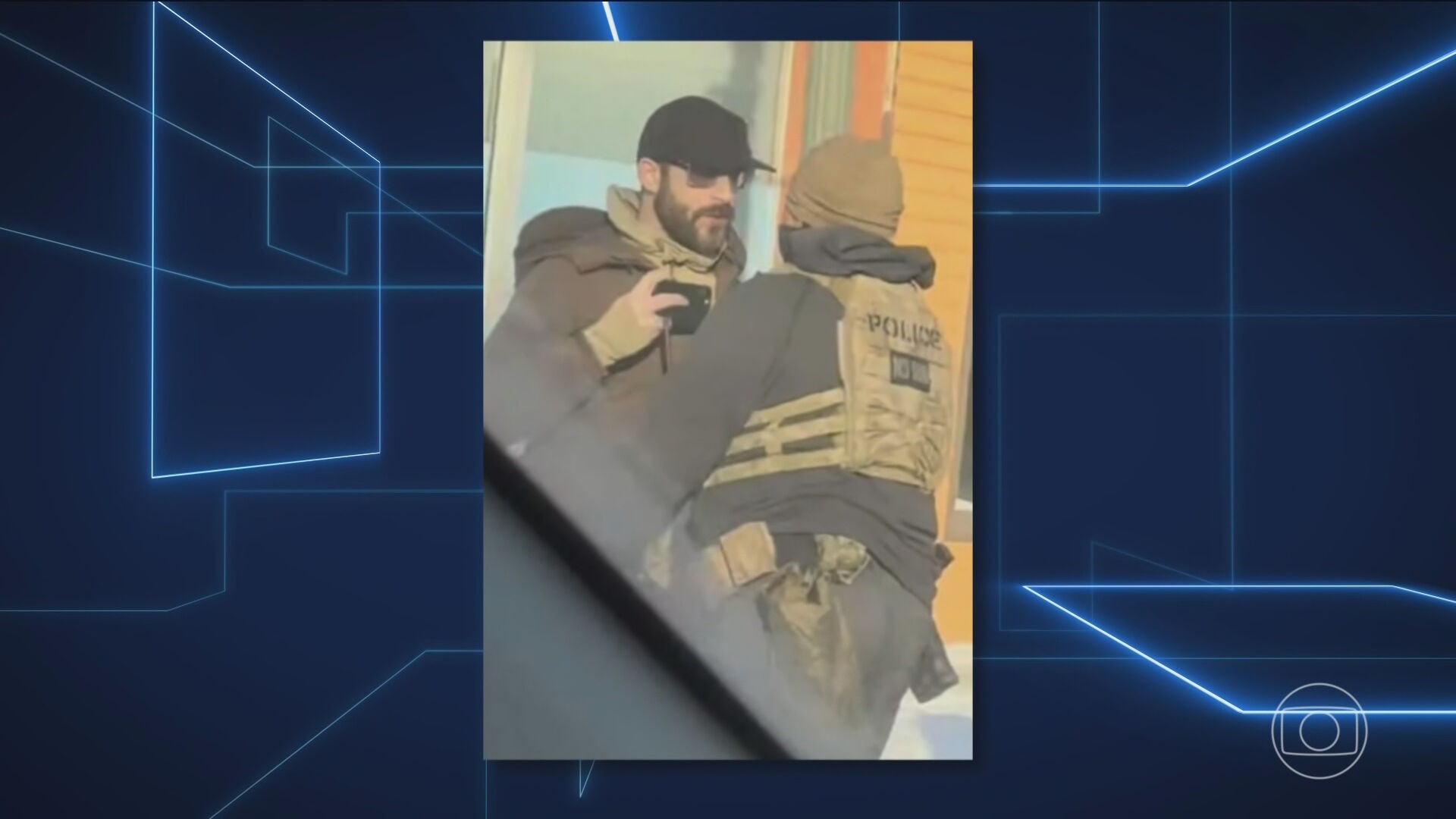 Imagem mostra americano morto pelo ICE sendo abordado; ele tinha porte legal de arma e nenhuma passagem