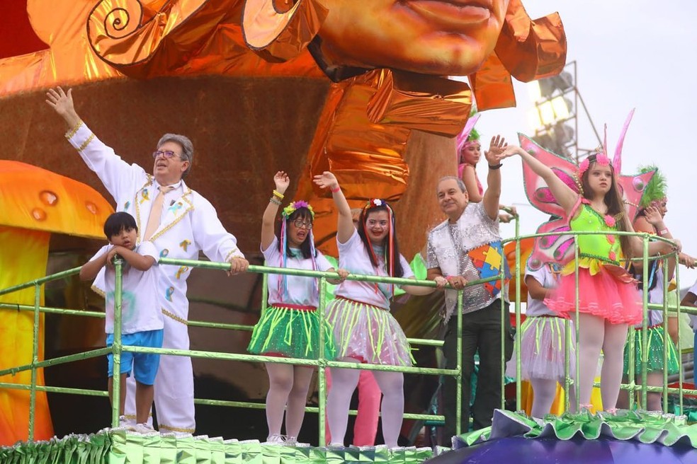 Vitória Régia no desfile do Carnaval de Manaus — Foto: Secom