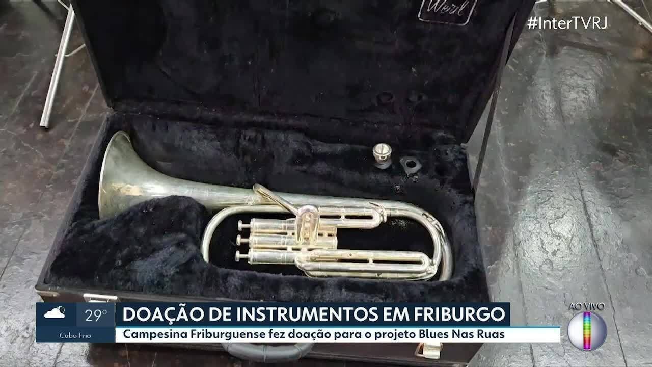 Banda Campesina Friburguense doa instrumentos musicais para o projeto ...