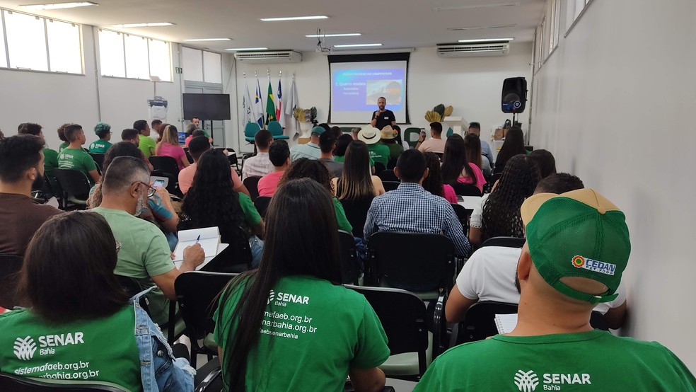 Evento no Senar reuniu estudantes de Agronegócio para discutir formas de reduzir custos na fruticultura. — Foto: Aline Oliveira/Vereda Comunica