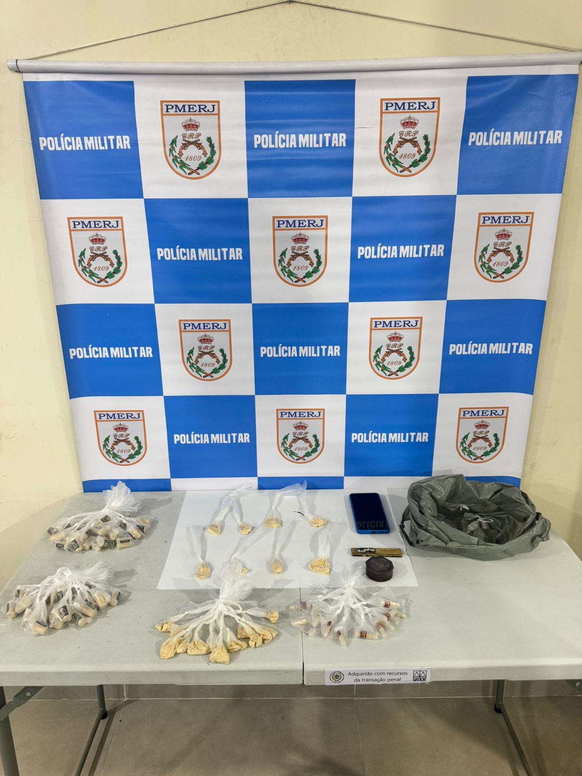 Adolescente é apreendido por suspeita de envolvimento com o tráfico de drogas em Volta Redonda 