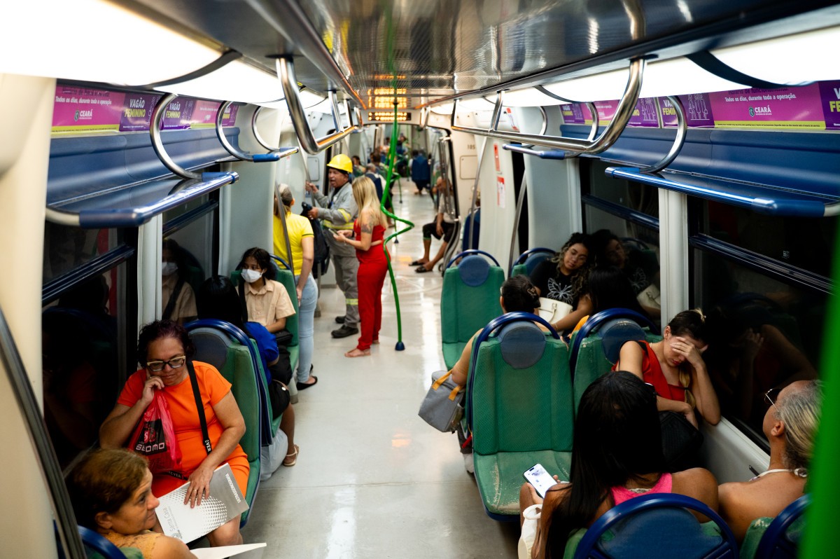 Homem se recusa a sair de vagão exclusivo para mulheres em metrô da Grande Fortaleza; vídeo