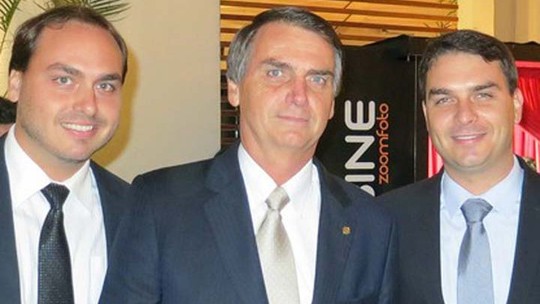Da família Bolsonaro, só mãe de Flávio fracassou nas urnas; veja