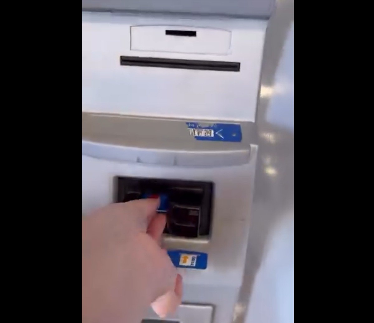 Cliente denuncia golpe em caixa eletrônico em banco de Cabo Frio 