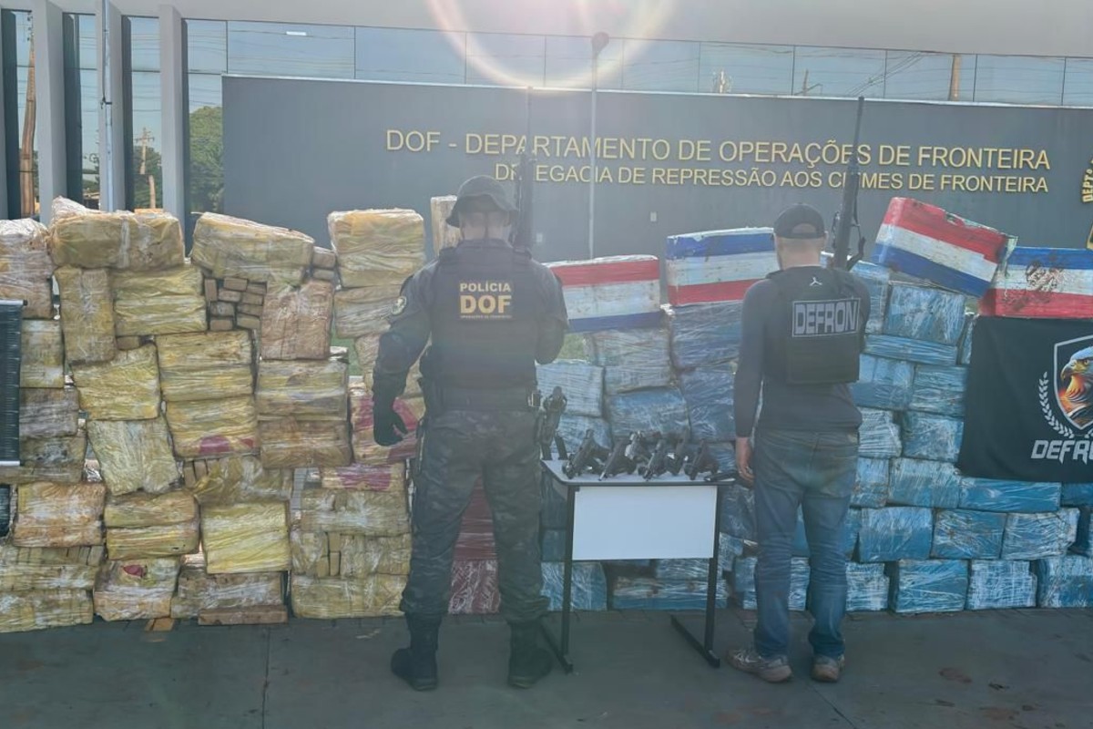 Grupo é preso com 4 toneladas de maconha e 7 pistolas em Dourados
