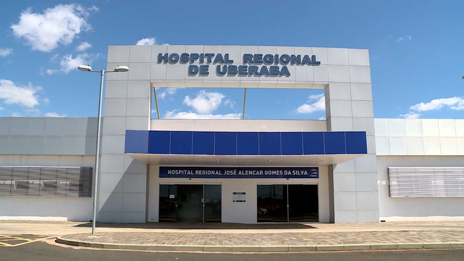 Bebê é levado ao hospital com febre, médico desconfia de maus-tratos e casal é detido em MG