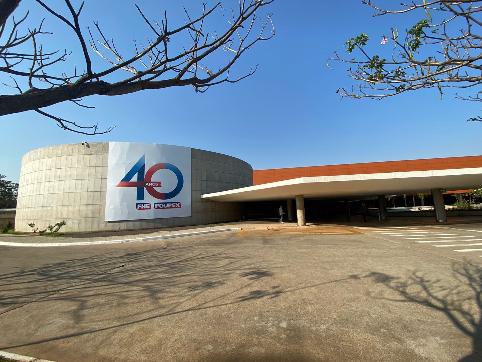 Poupex terá de pagar R$ 2,1 milhões em danos morais coletivos por assédio; acordo cita até 'controle de tempo' nos banheiros
