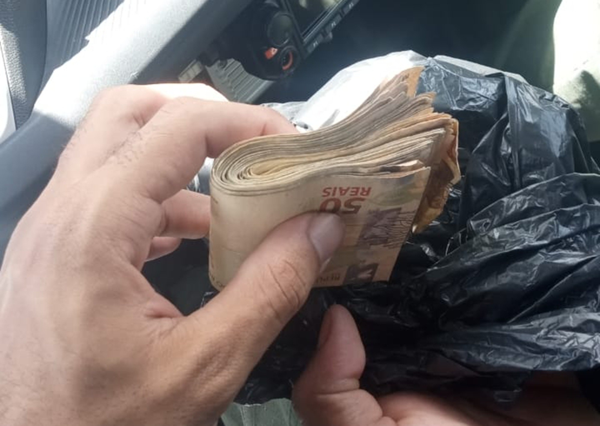 Polícia prende ao menos três pessoas por crimes eleitorais e apreende dinheiro usado para compra de votos