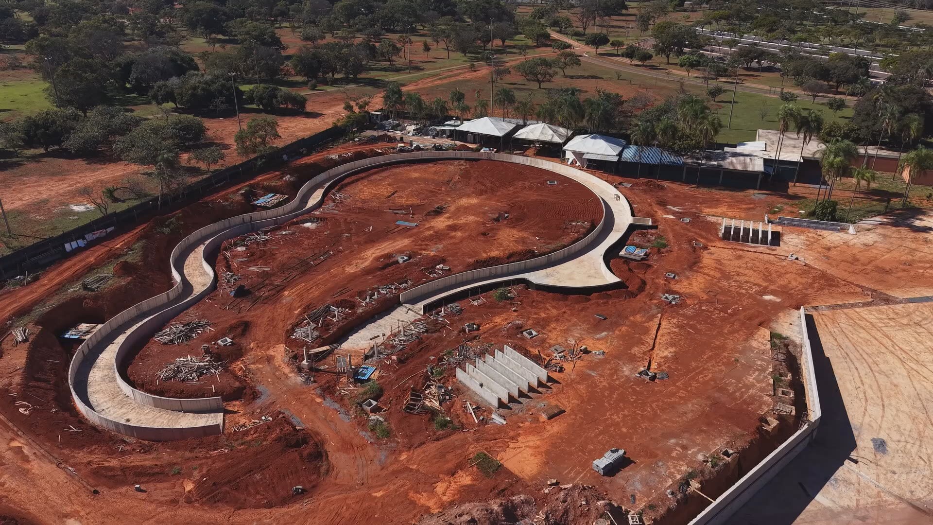Obras da Piscina de Ondas do Parque da Cidade, no DF, estão paradas por atraso em repasses