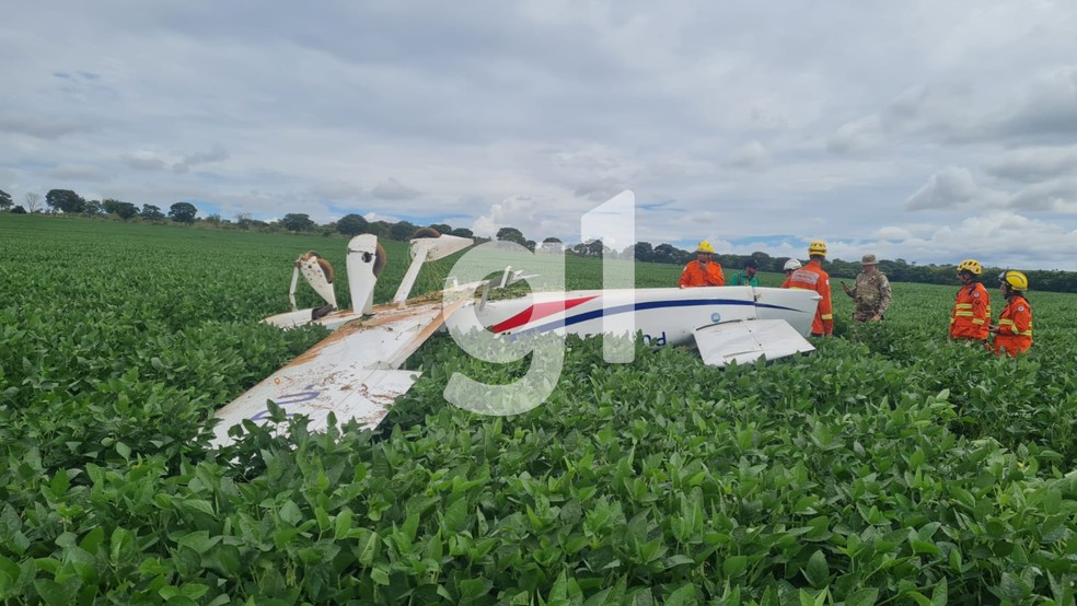 Avião faz pouso de emergência em Sobradinho, no DF — Foto: Luiz de Castro/TV Globo