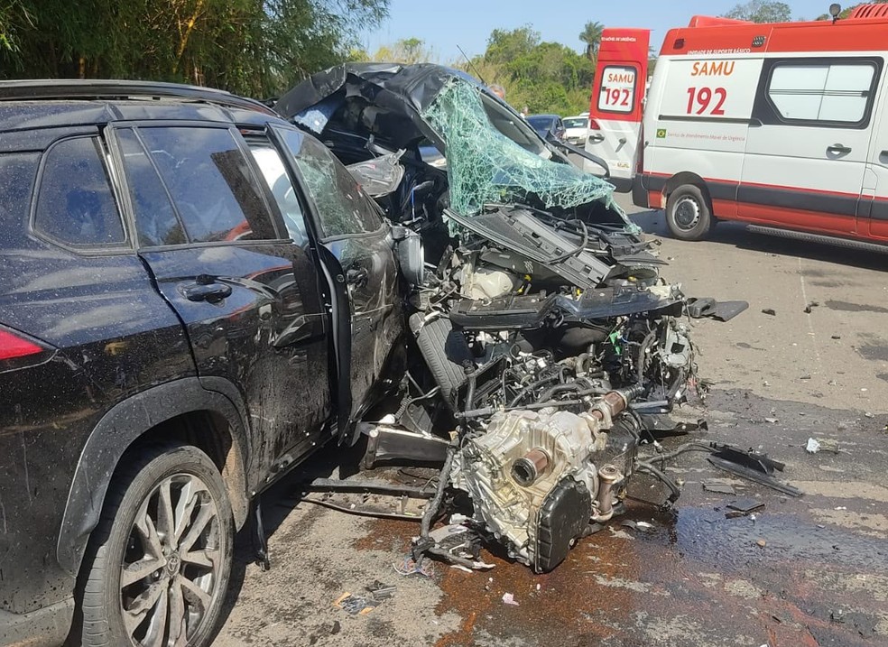 Grave acidente em Mococa (SP) matou padre de Minas Gerais e mulher — Foto: Gabriel Delena/Jornal Meio Dia