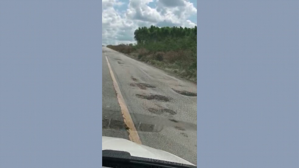 Buraco na BR-364, entre Pimenta e Vilhena — Foto: Rede Amazônica