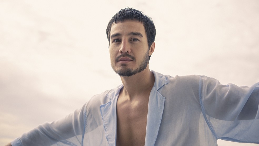 Tiago Iorc faz o show 'Daramô' em Natal — Foto: Juian Vieira / Divulgação