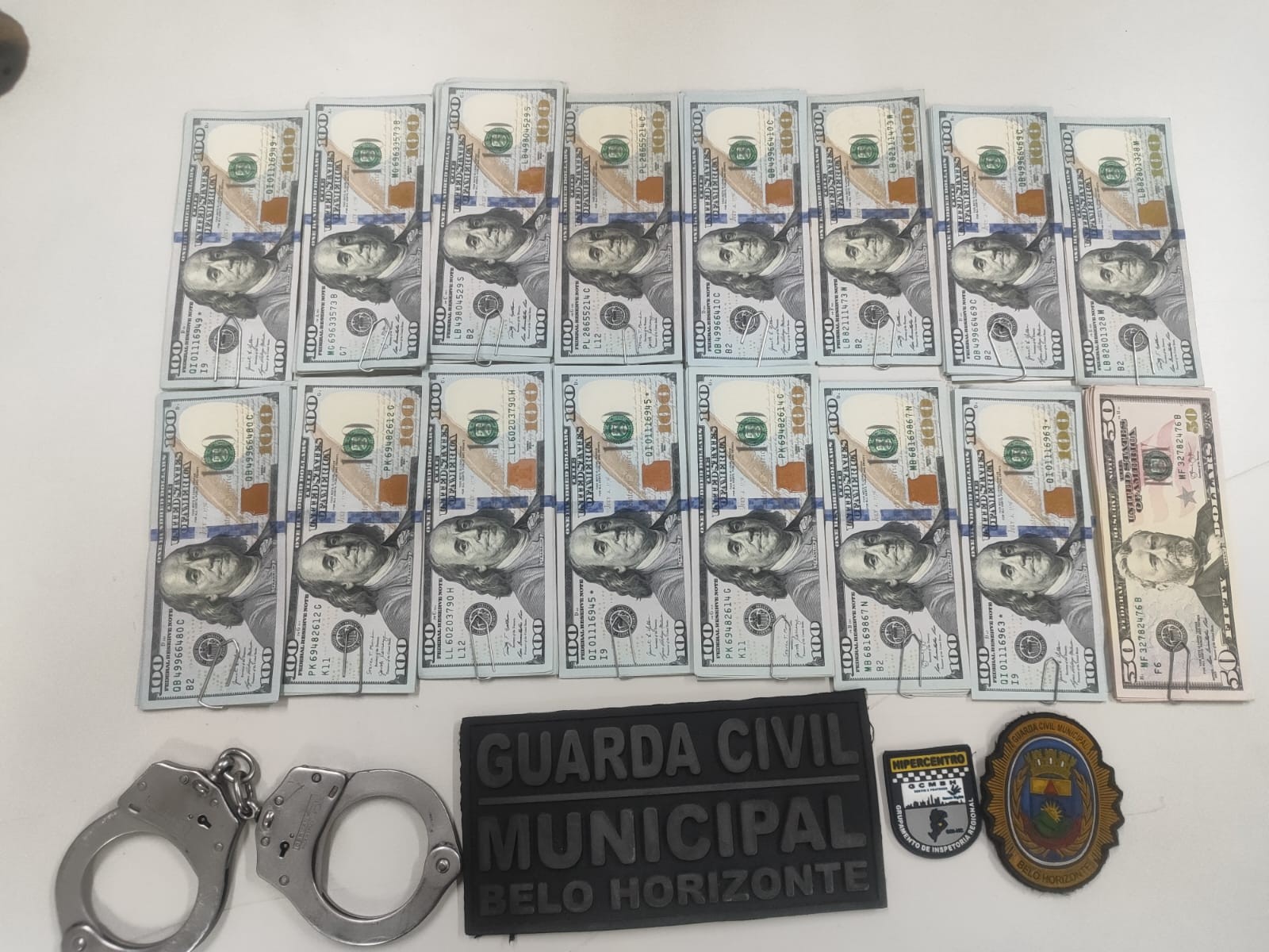 Homem foragido por estupro de vulnerável é preso após furto de bolsa com 16 mil dólares em BH