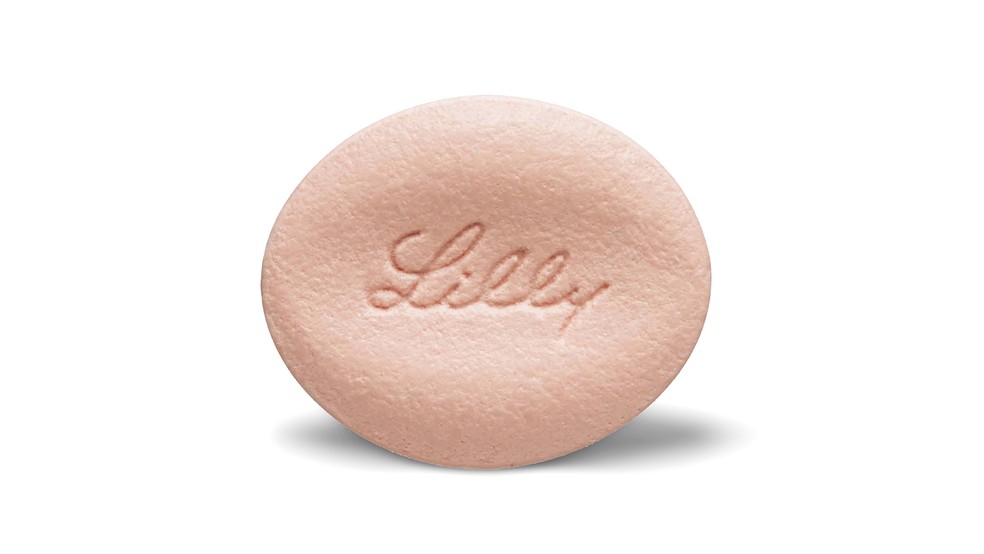 O baracitinibe já é utilizado para o tratamento de artrite, dermatite e alopecia. — Foto: Eli Lilly/Divulgação