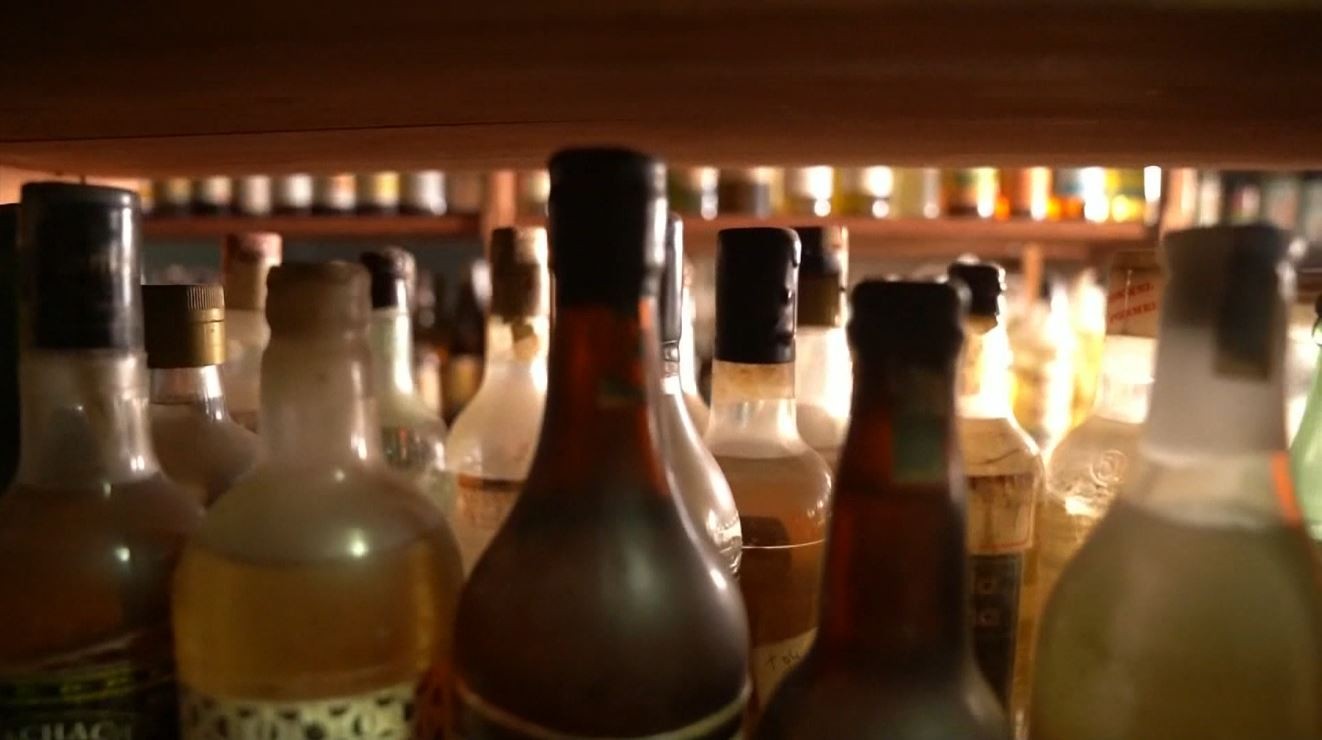 AGU pede que Meta exclua grupos que vendem materiais para produção ilegal de bebidas alcoólicas