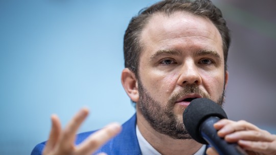 Secretário da Fazenda se reúne com deputados e discute corte em benefícios fiscais - Segundo Dario Durigan, parlamentares demonstram interesse em avançar com projetos de revisão do chamado gasto tributário.