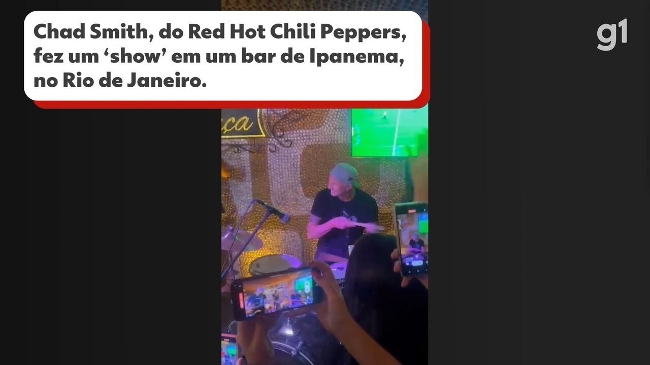 Flea, baixista do Red Hot Chili Peppers, faz aula de canoa polinésia no ...