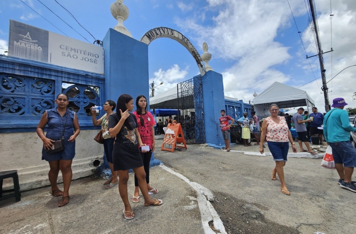 Dia de Finados: veja horários e programação dos cemitérios públicos de Maceió