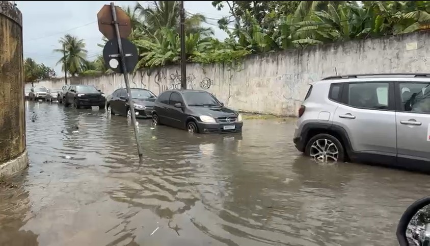 Inmet alerta para chuvas intensas em João Pessoa e mais de 90 cidades da PB no fim de semana; veja lista