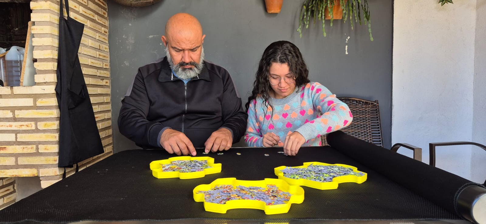 A arte de montar sentimentos: paixão por quebra-cabeças une pai e filha em MS