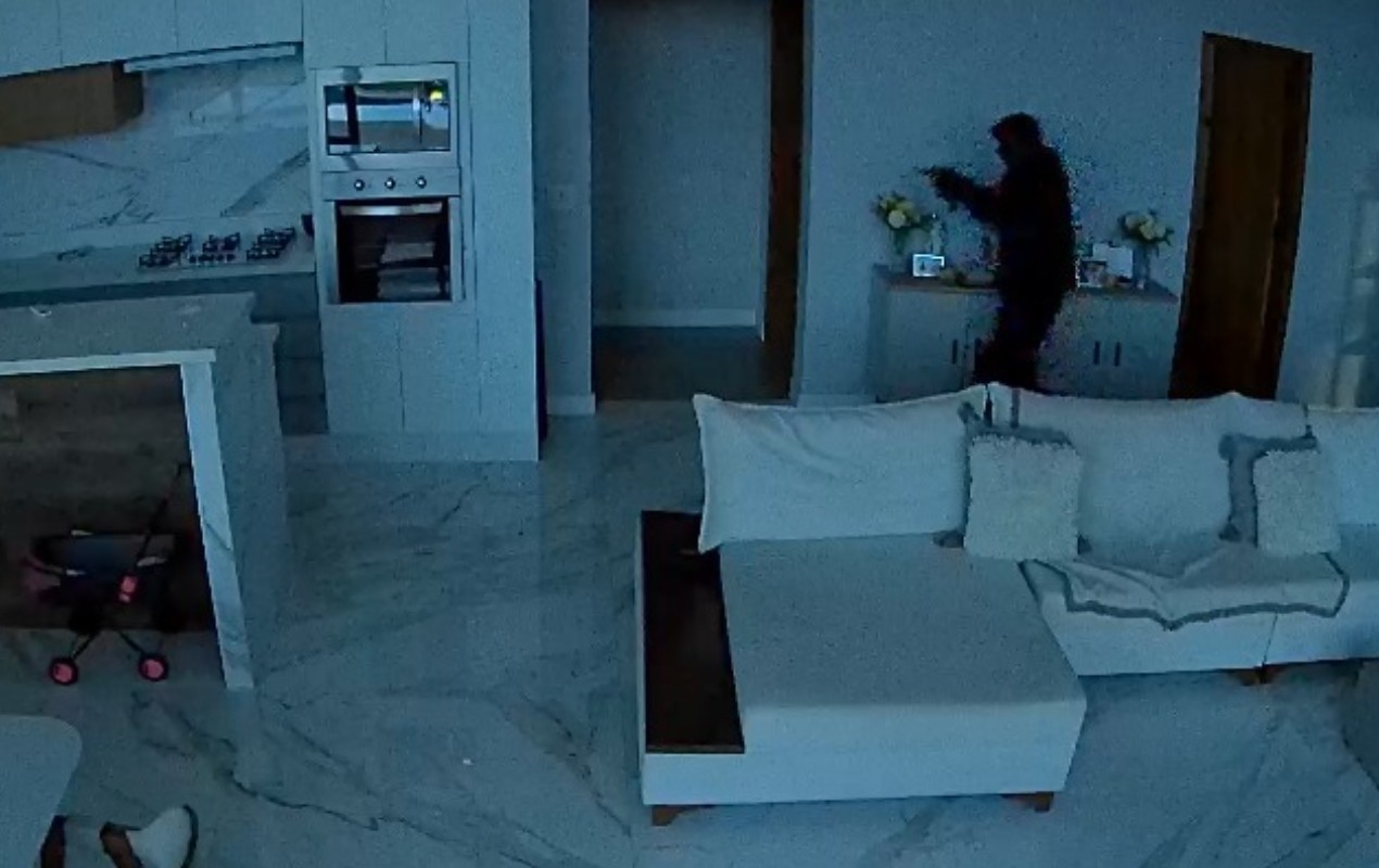 Criminosos armados furtam casas de família que viajou durante o Ano Novo em Jundiaí; vídeo