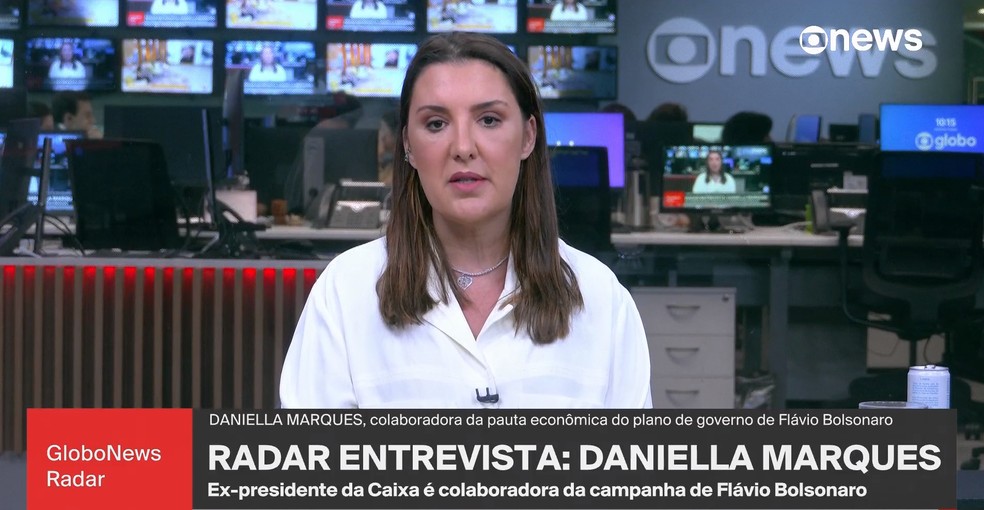 Daniella Marques, integrante da equipe econômica do plano de governo de Flávio Bolsonaro, durante entrevista ao programa Radar, da GloboNews, nesta segunda-feira (3) — Foto: Reprodução/GloboNews