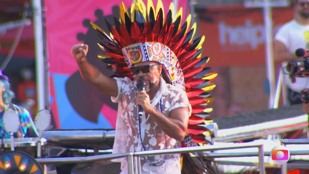Carlinhos Brown no encontro de trios que marca a abertura oficial do carnaval de Salvador — Foto: Reprodução/Globoplay