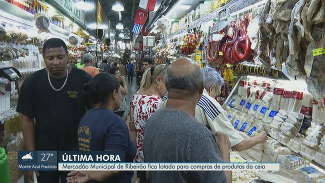 Mercado Municipal de Ribeiro fica lotado para compras de produtos da ceia