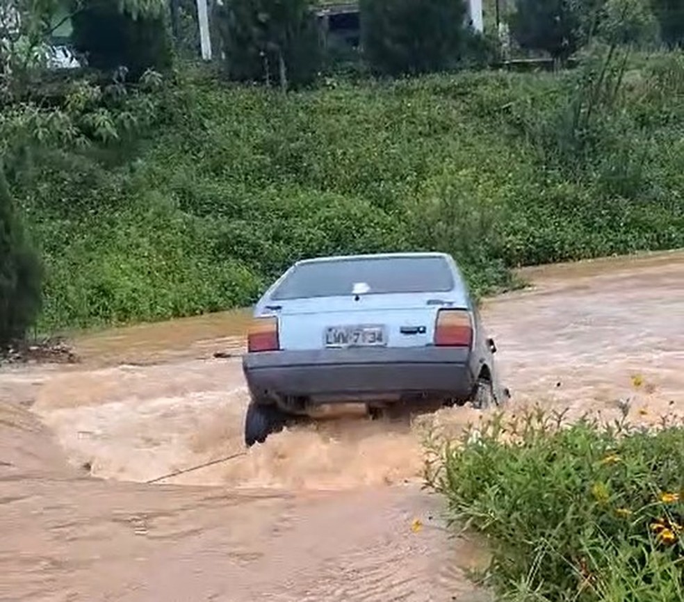 Vídeos pornô no carro