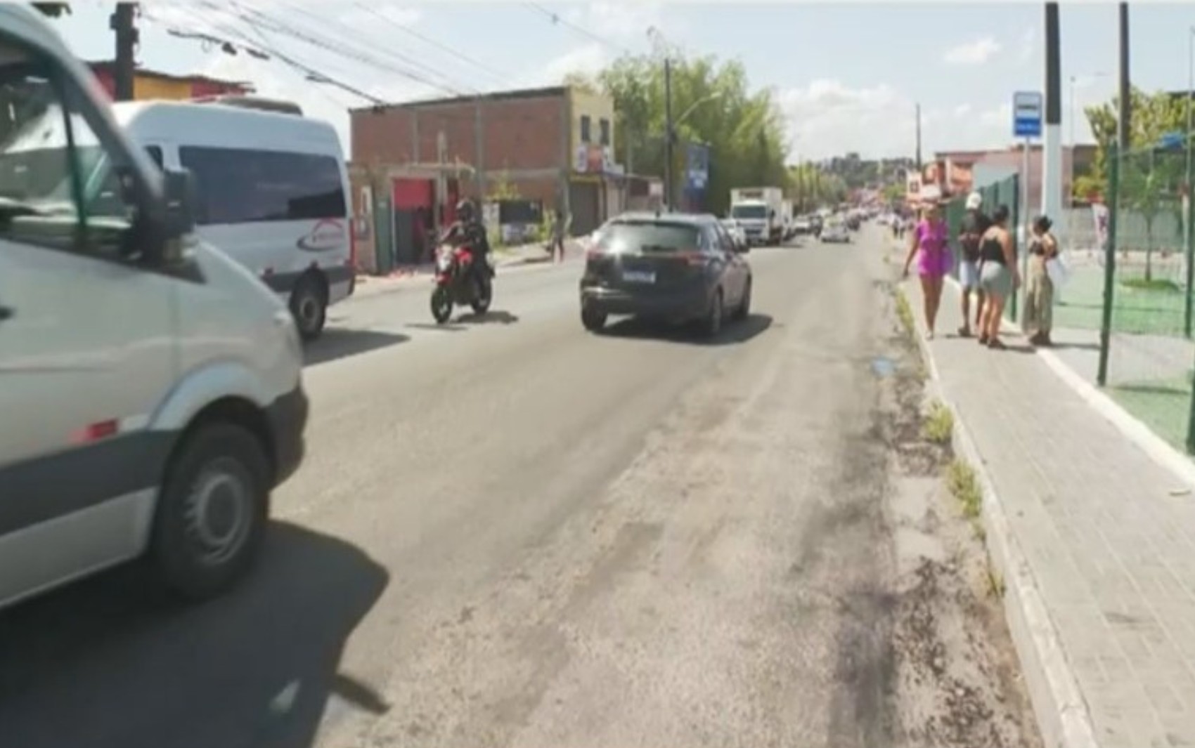 Morre jovem baleado em bairro periférico de Salvador; moradores contestam versão da polícia