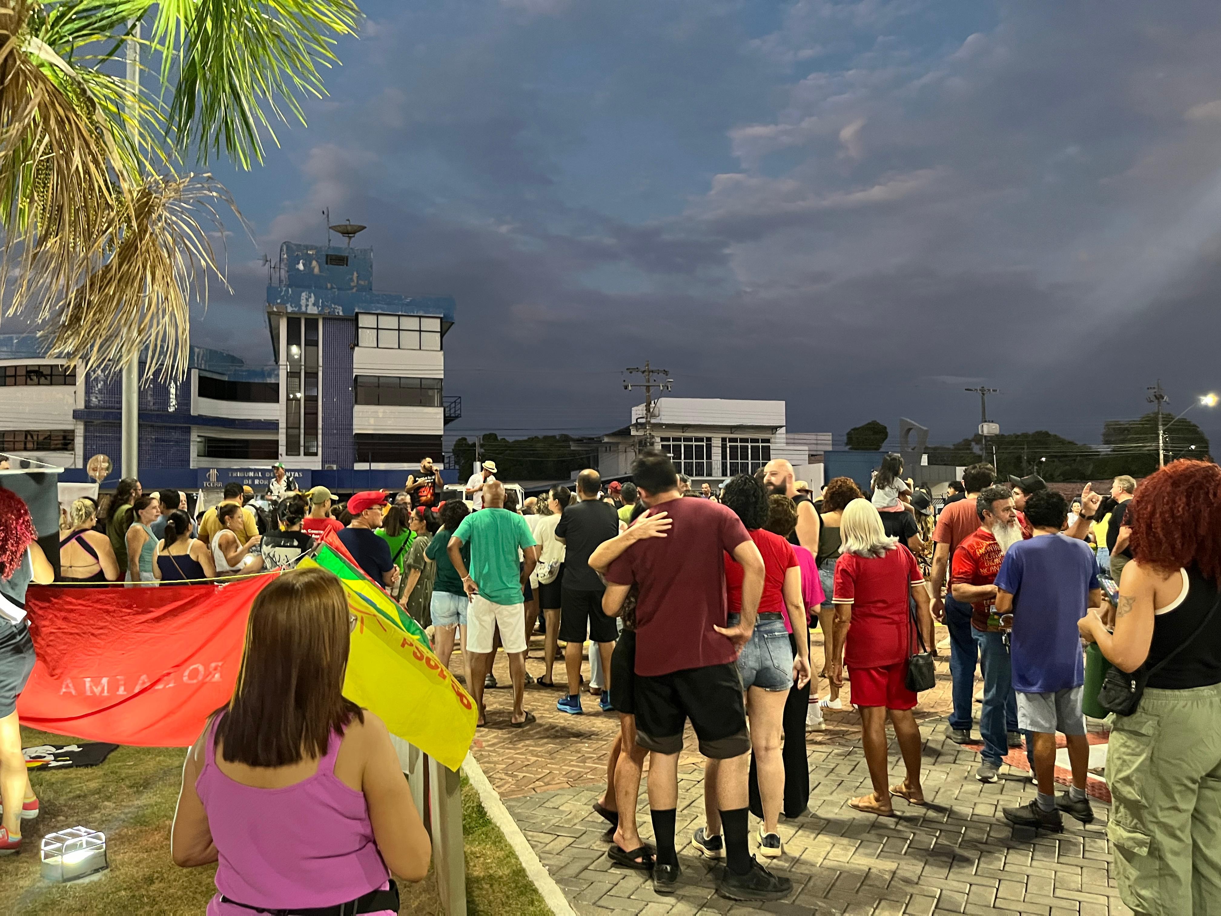 Manifestantes fazem ato contra a PEC da Blindagem e projeto da Anistia em Boa Vista