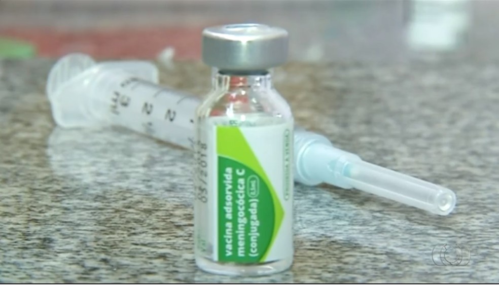 Vacina contra a meningite. — Foto: TV Anhanguera/Reprodução