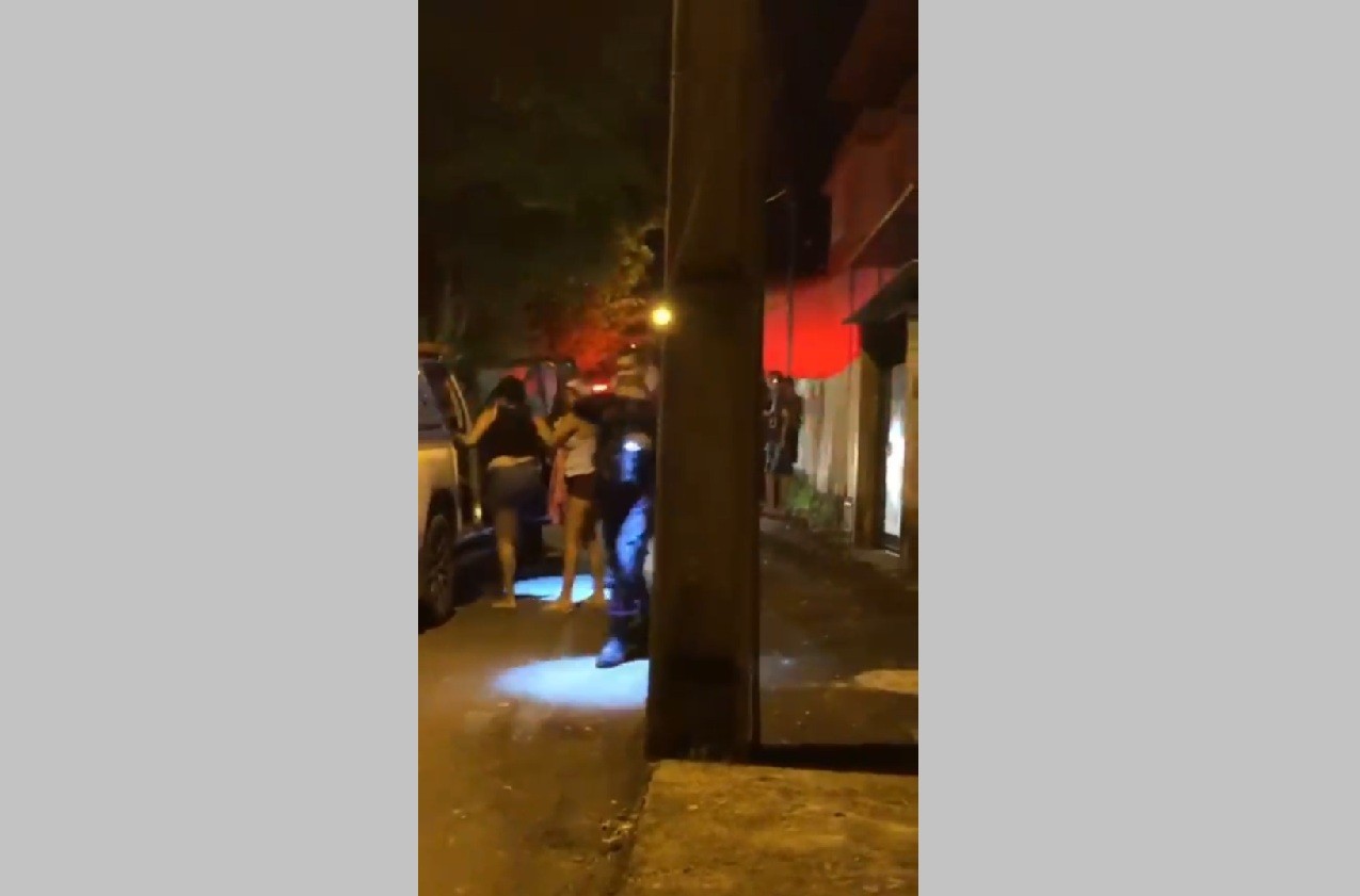 Bebê de 10 dias fica ferido em ataque a tiros contra casal em Itaperuna