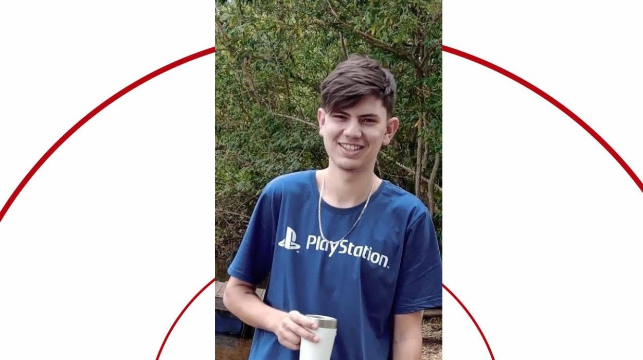 Motociclista de 21 anos morre após colidir contra árvore no interior de SP