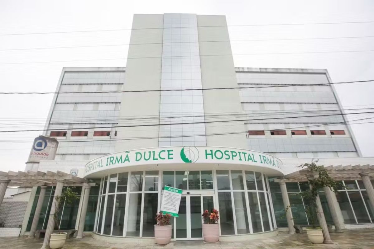 Hospital Irmã Dulce abre processo seletivo para 147 vagas com salários de até R$ 6 mil; veja como se inscrever