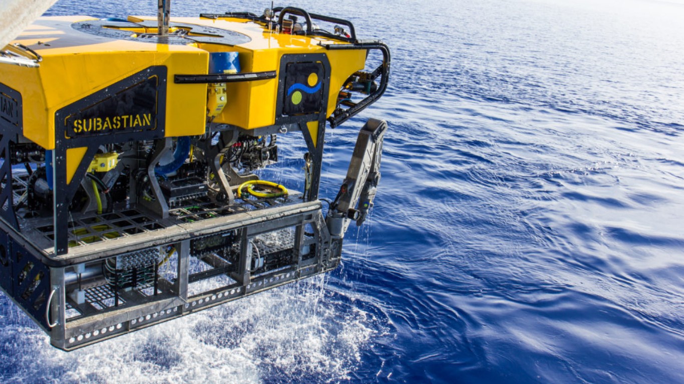 Cientistas usam robô em expedição inédita no mar profundo entre Brasil e África