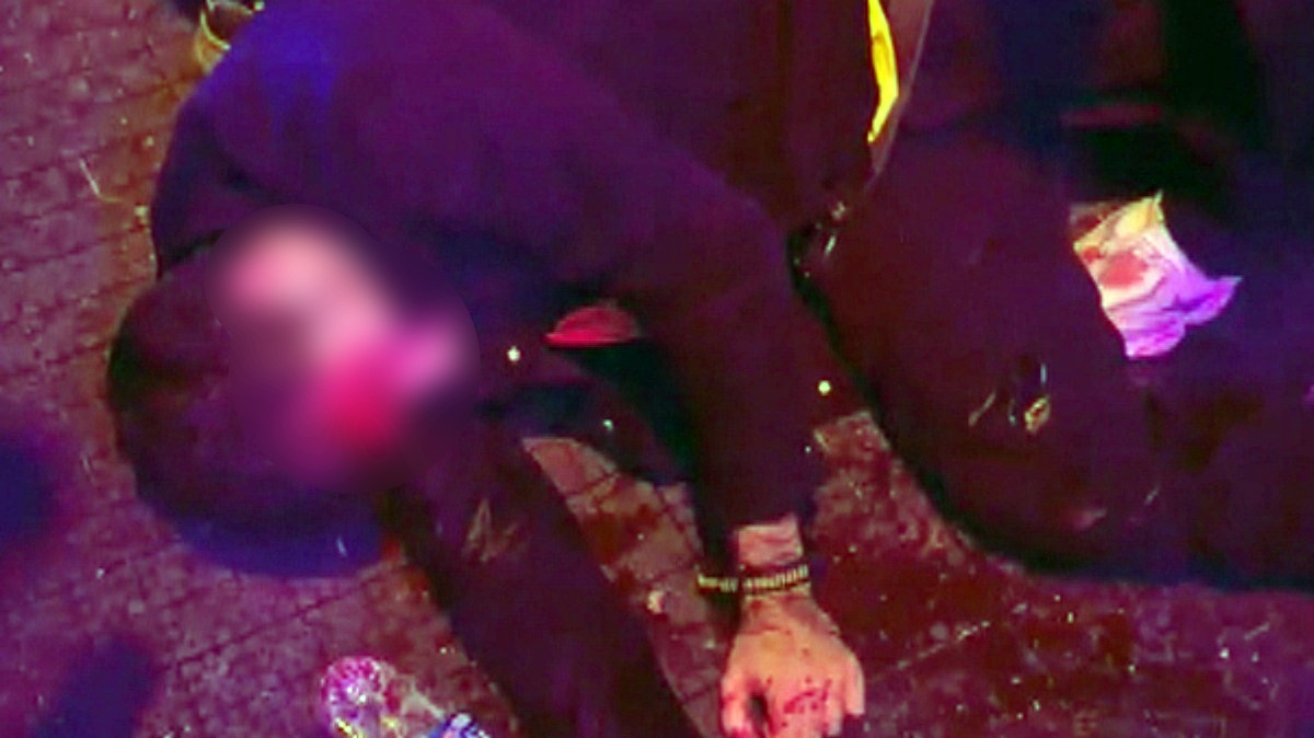 Homem é espancado até desmaiar em festa da Copa no Rio; polícia investiga