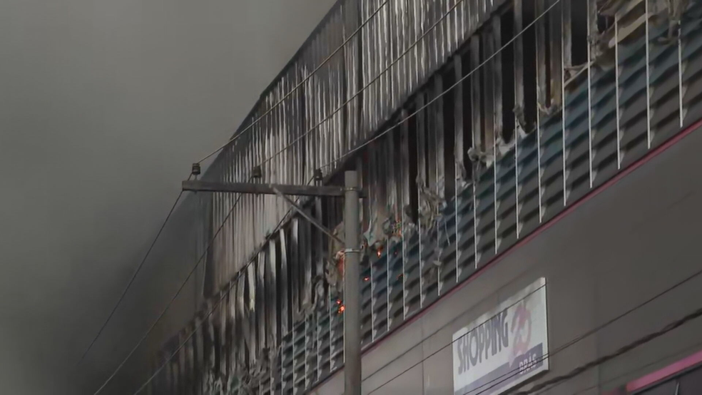 Incêndio no Shopping 25, na região do Brás — Foto: Reprodução/TV Globo