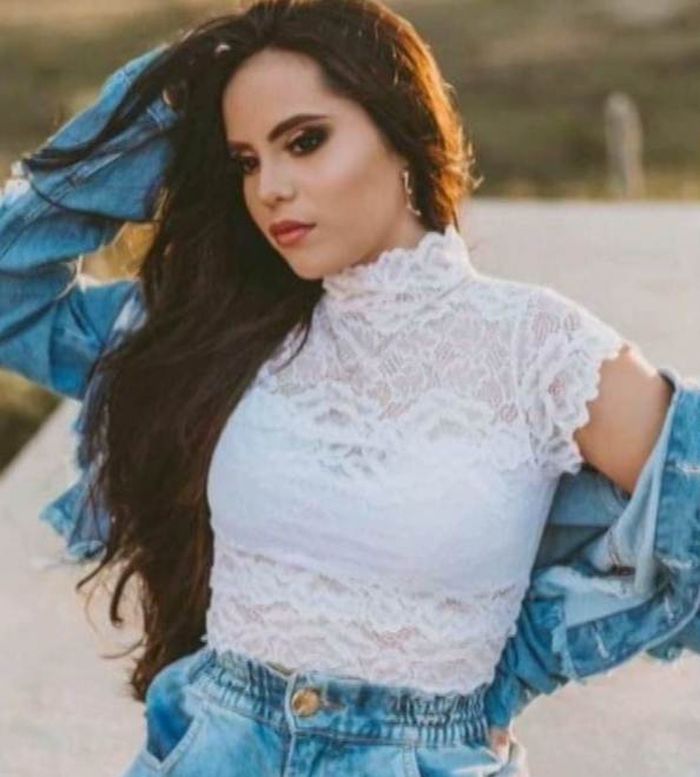 Viviane Alves Farias, de 18 anos, foi morta com tiro na cabeça, em Boqueirão, na Paraíba — Foto: Reprodução/TV Paraíba