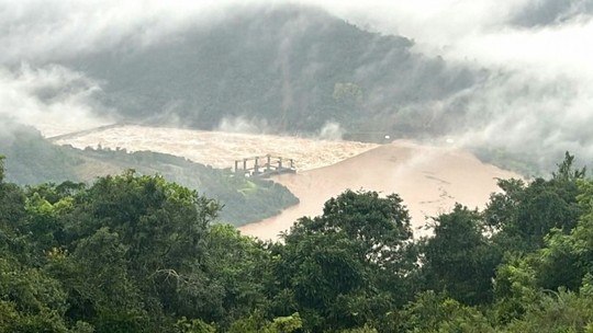 Barragem se rompe na Serra Gaúcha e deixa cidades vizinhas em alerta - Foto: (Reprodução/RBS)