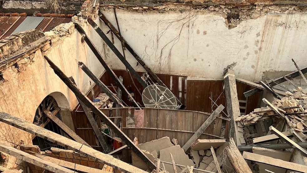 Estrutura ficou completamente destruída — Foto: Corpo de Bombeiros/ Reprodução
